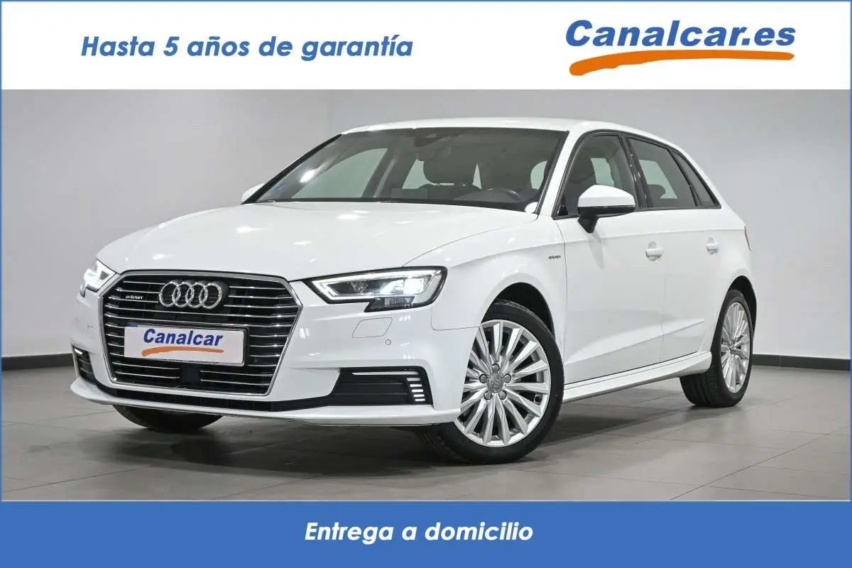 Photo 1 : Audi A3 2017 Hybride