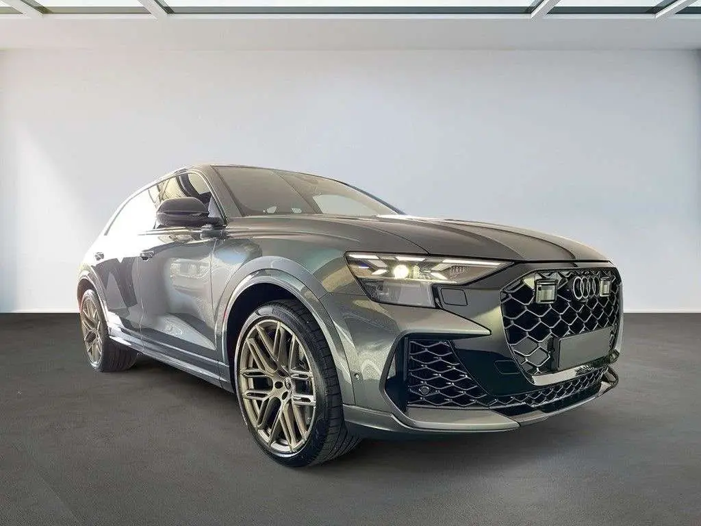 Photo 1 : Audi Q8 2024 Essence