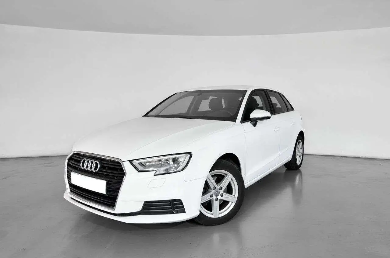 Photo 1 : Audi A3 2018 Diesel