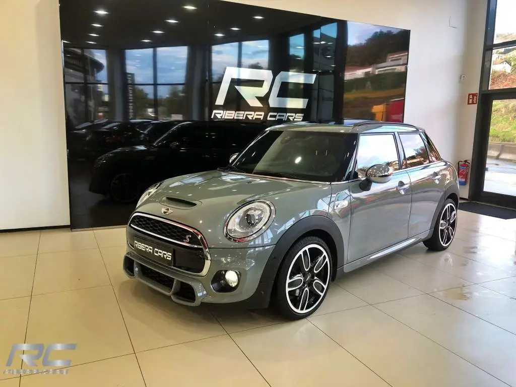 Photo 1 : Mini Cooper 2015 Diesel