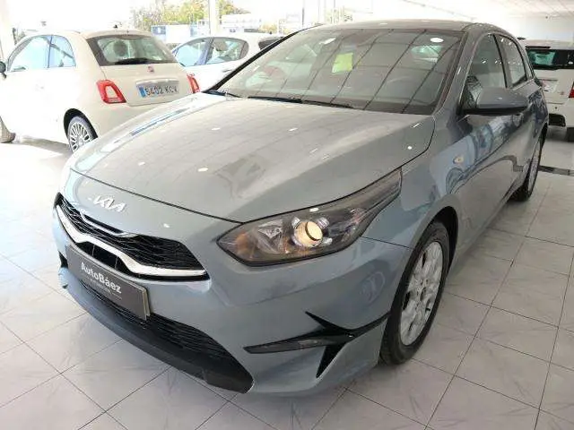 Photo 1 : Kia Ceed 2022 Essence