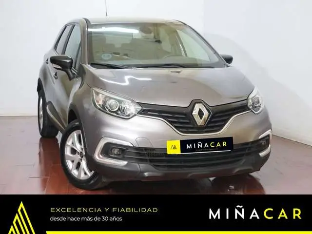 Photo 1 : Renault Captur 2019 Essence