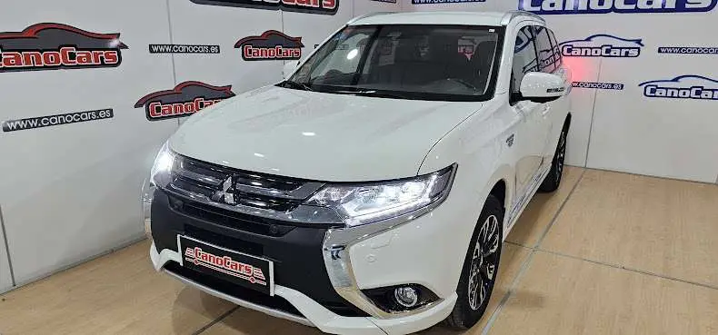 Photo 1 : Mitsubishi Outlander 2018 Hybride