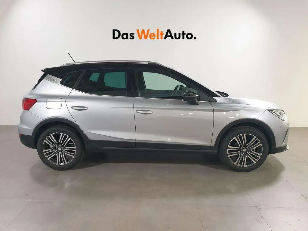 Photo 1 : Seat Arona 2024 Essence