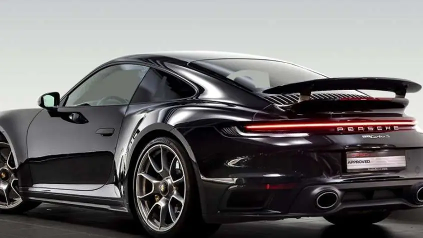 Photo 1 : Porsche 992 2020 Essence