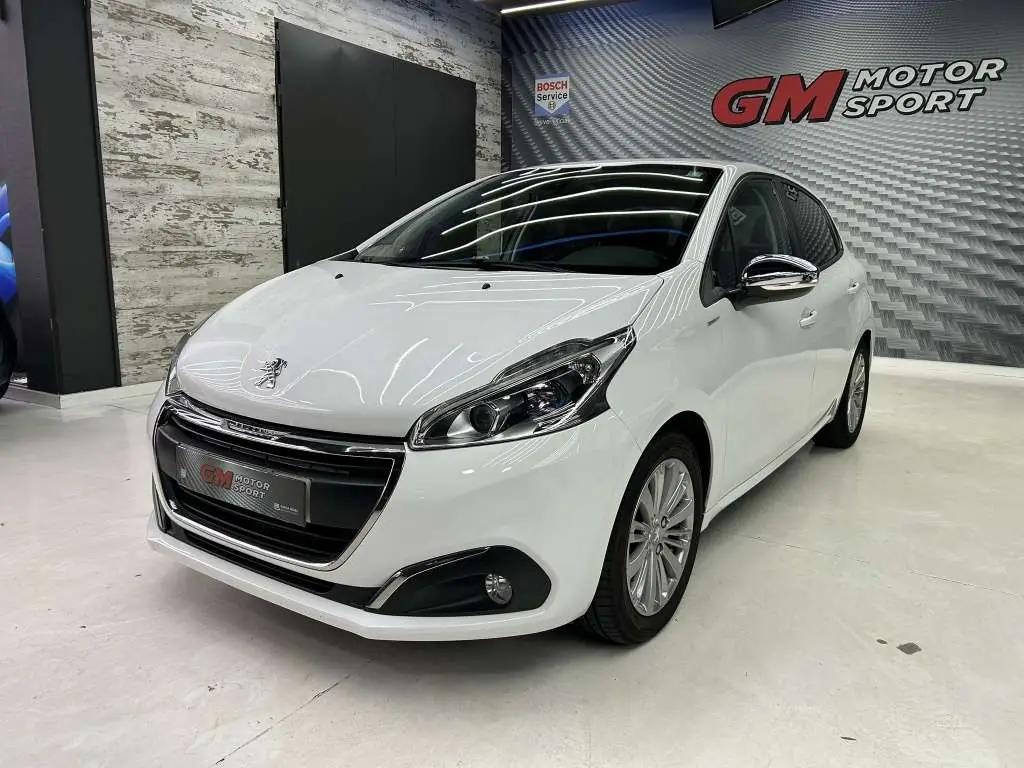 Photo 1 : Peugeot 208 2018 Essence