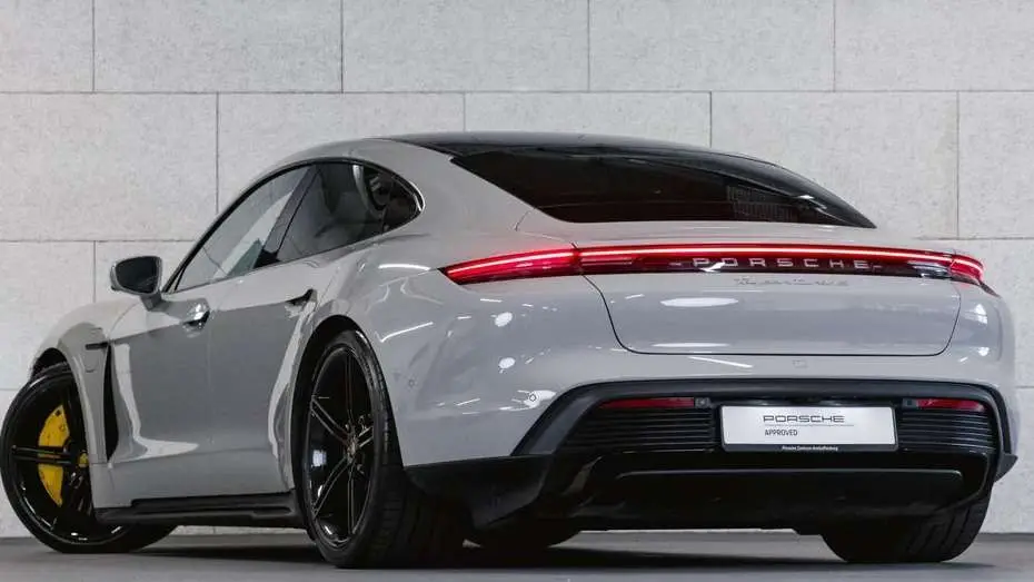 Photo 1 : Porsche Taycan 2021 Electric