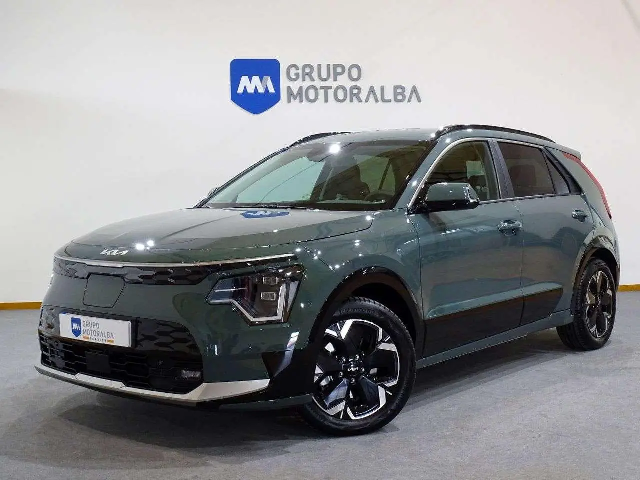 Photo 1 : Kia E-niro 2023 Électrique