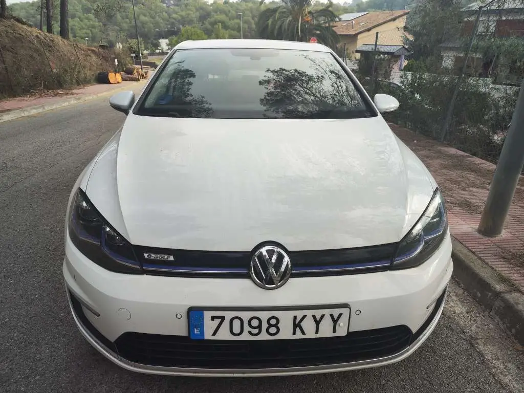 Photo 1 : Volkswagen Golf 2019 Électrique