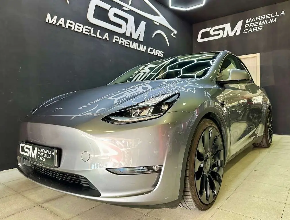 Photo 1 : Tesla Model Y 2023 Électrique