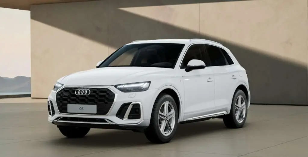 Photo 1 : Audi Q5 2024 Hybrid