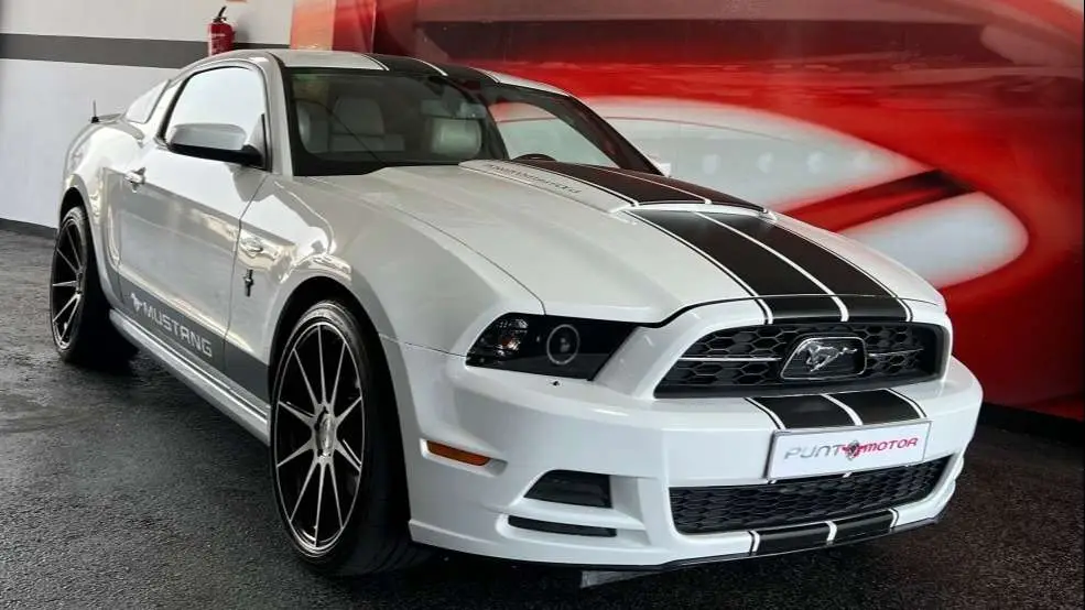 Photo 1 : Ford Mustang 2015 Petrol