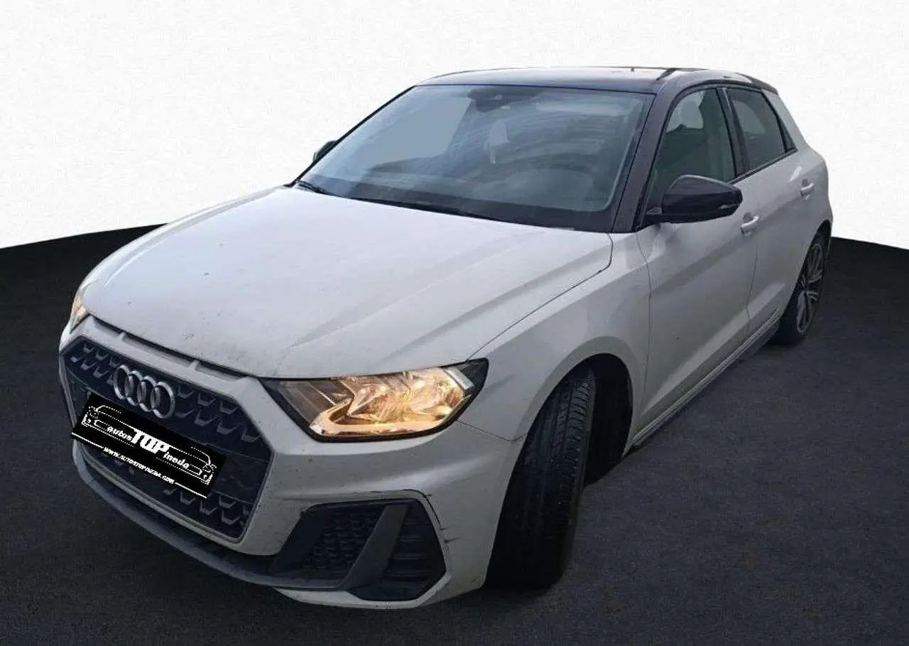 Photo 1 : Audi A1 2019 Essence