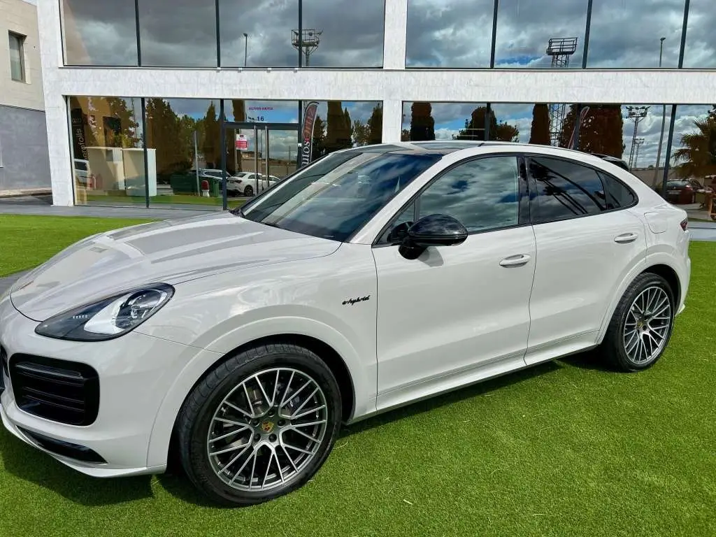 Photo 1 : Porsche Cayenne 2022 Hybrid