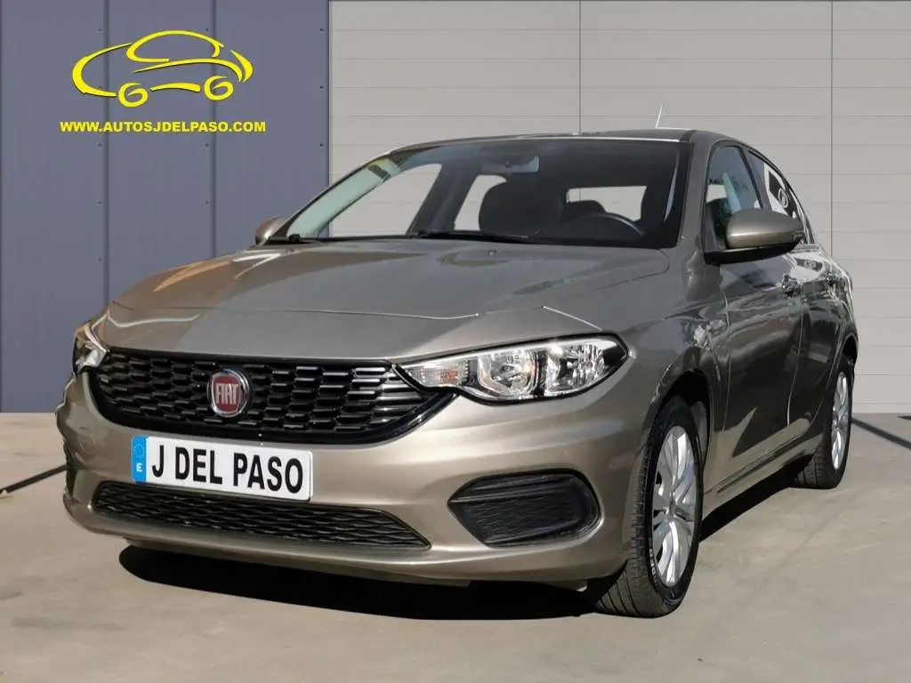 Photo 1 : Fiat Tipo 2018 Petrol