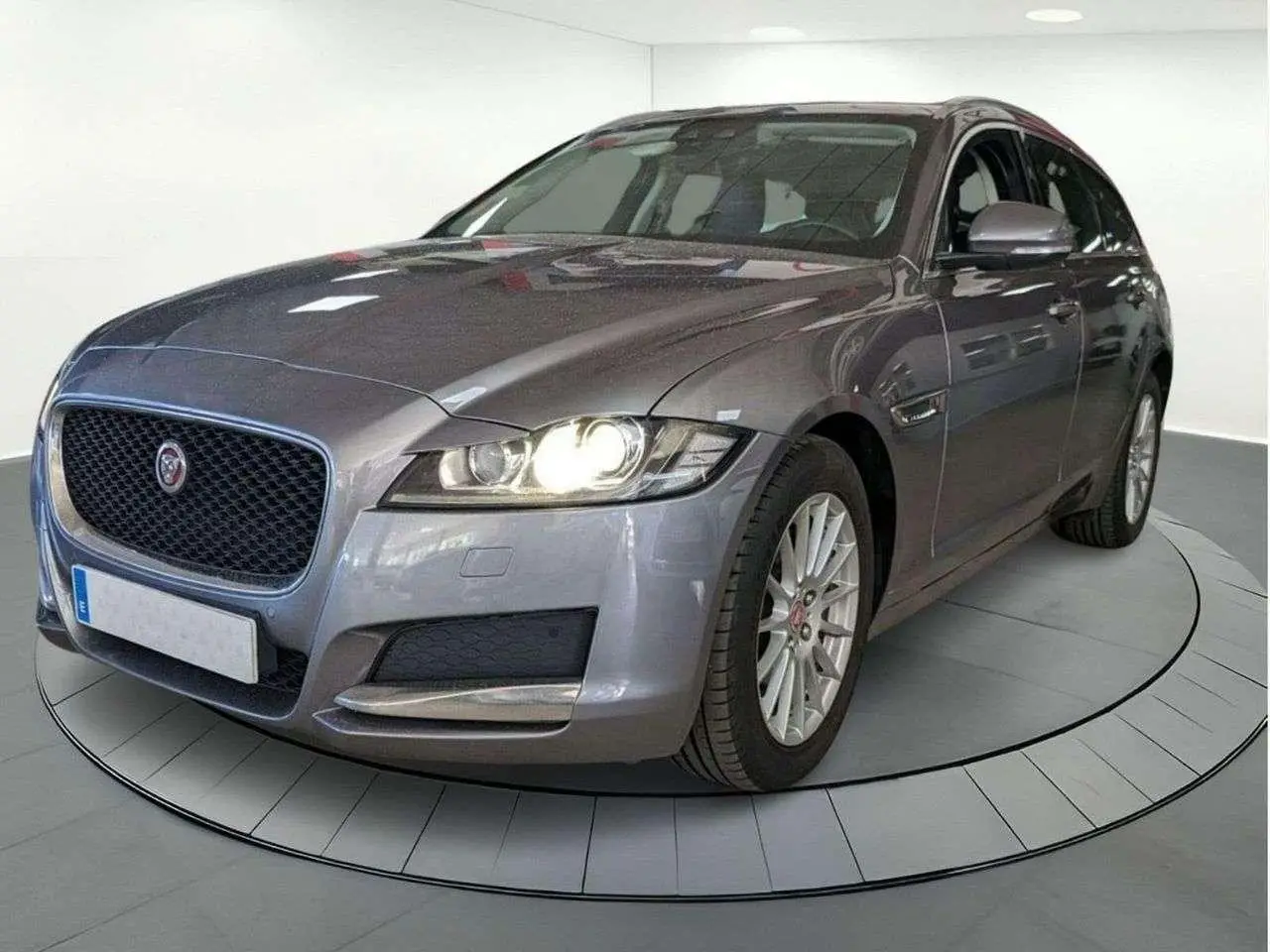 Photo 1 : Jaguar Xf 2019 Diesel