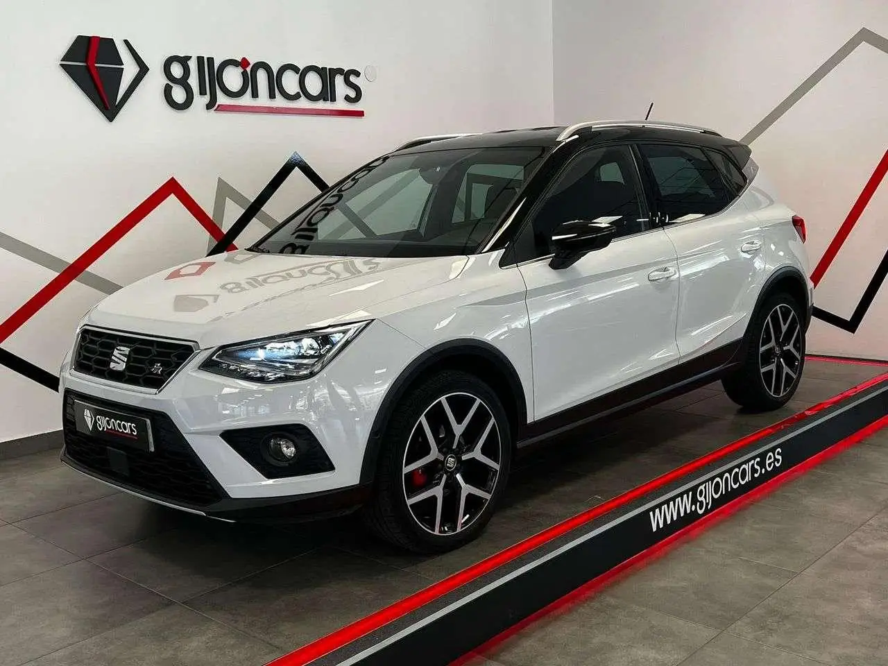 Photo 1 : Seat Arona 2019 Petrol