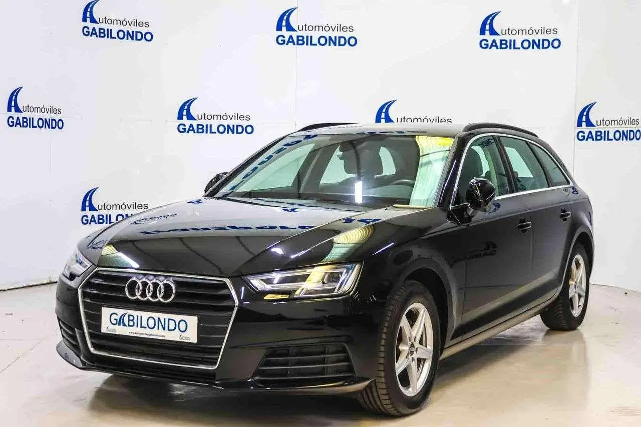 Photo 1 : Audi A4 2018 Petrol