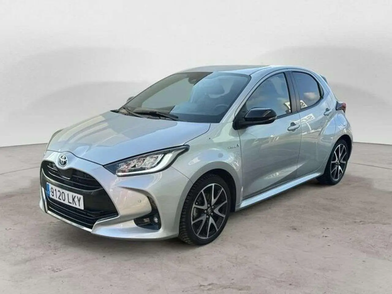 Photo 1 : Toyota Yaris 2024 Hybrid