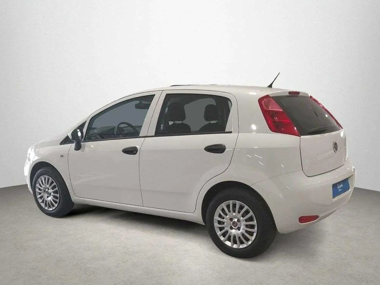 Photo 1 : Fiat Punto 2018 Petrol