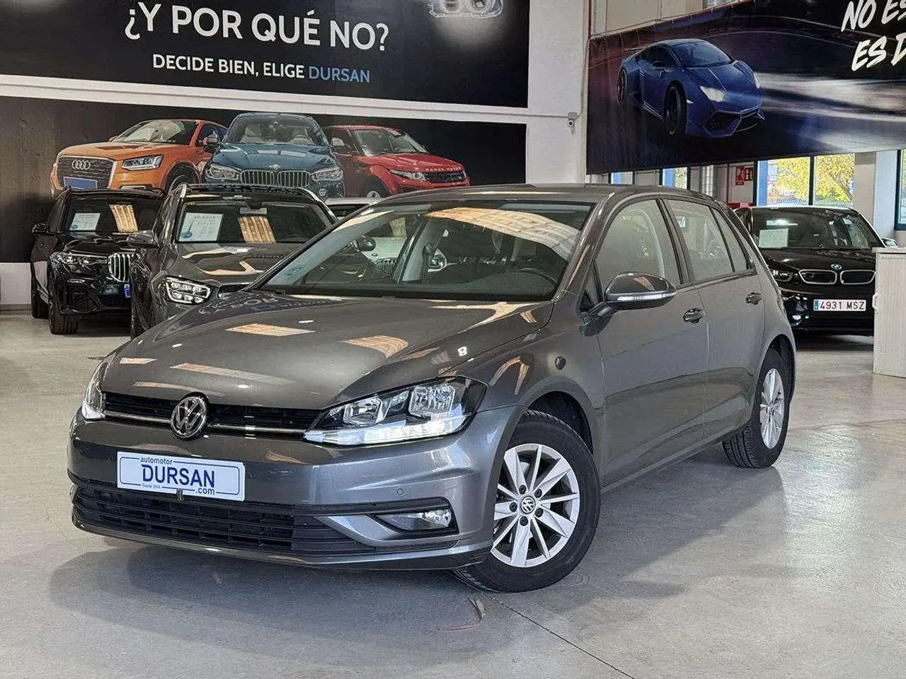 Photo 1 : Volkswagen Golf 2019 Essence