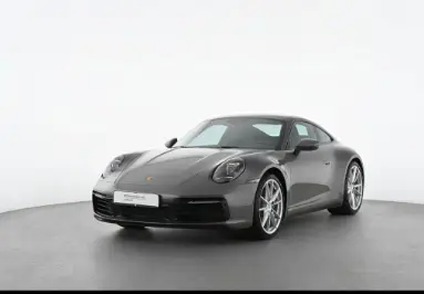 Photo 1 : Porsche 992 2021 Essence