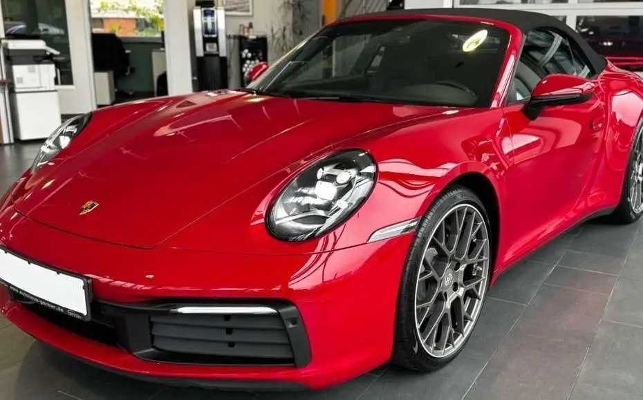 Photo 1 : Porsche 992 2020 Essence