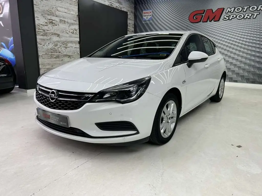 Photo 1 : Opel Astra 2016 Diesel