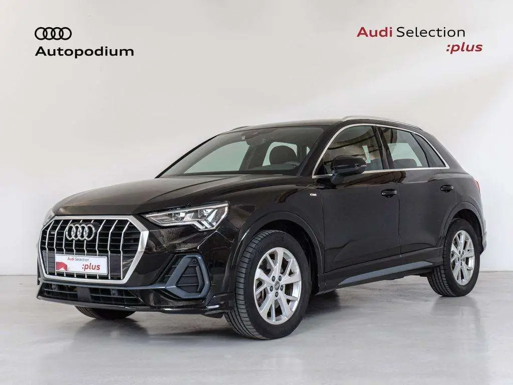 Photo 1 : Audi Q3 2019 Petrol