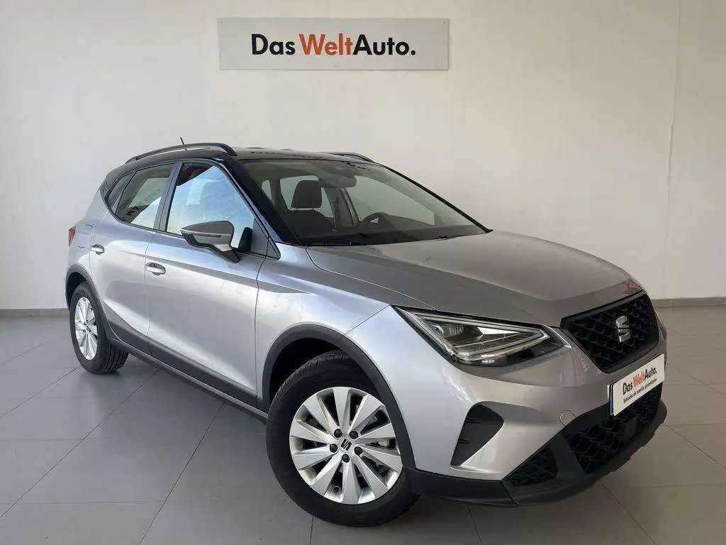 Photo 1 : Seat Arona 2024 Essence