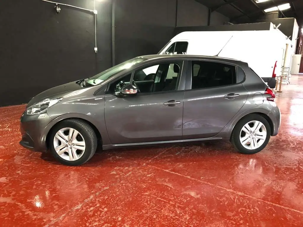 Photo 1 : Peugeot 208 2017 Petrol