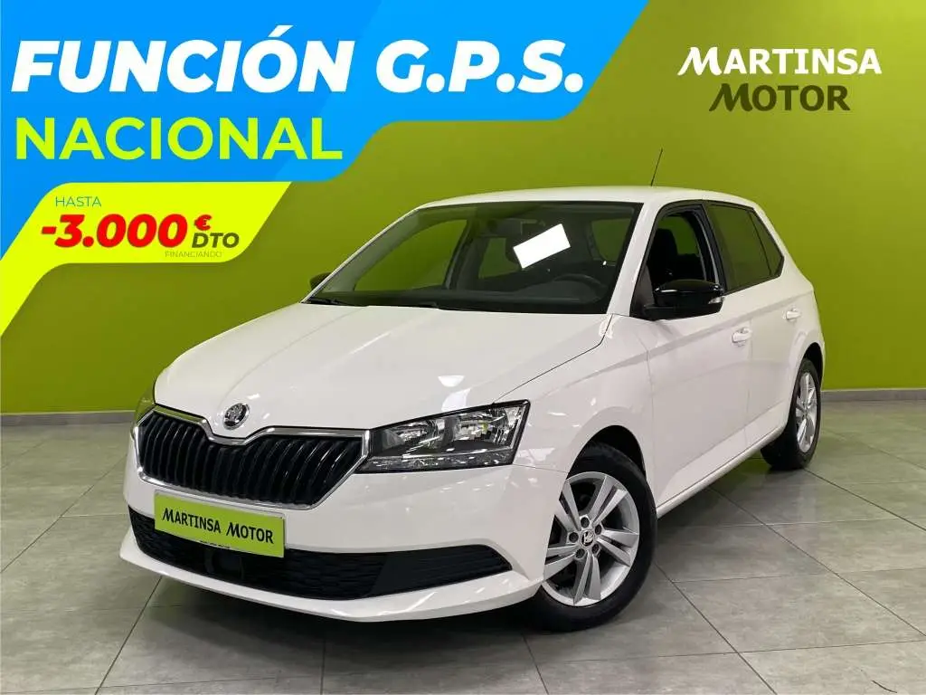 Photo 1 : Skoda Fabia 2021 Petrol