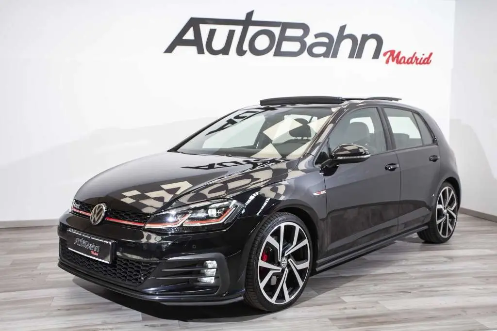 Photo 1 : Volkswagen Golf 2018 Essence