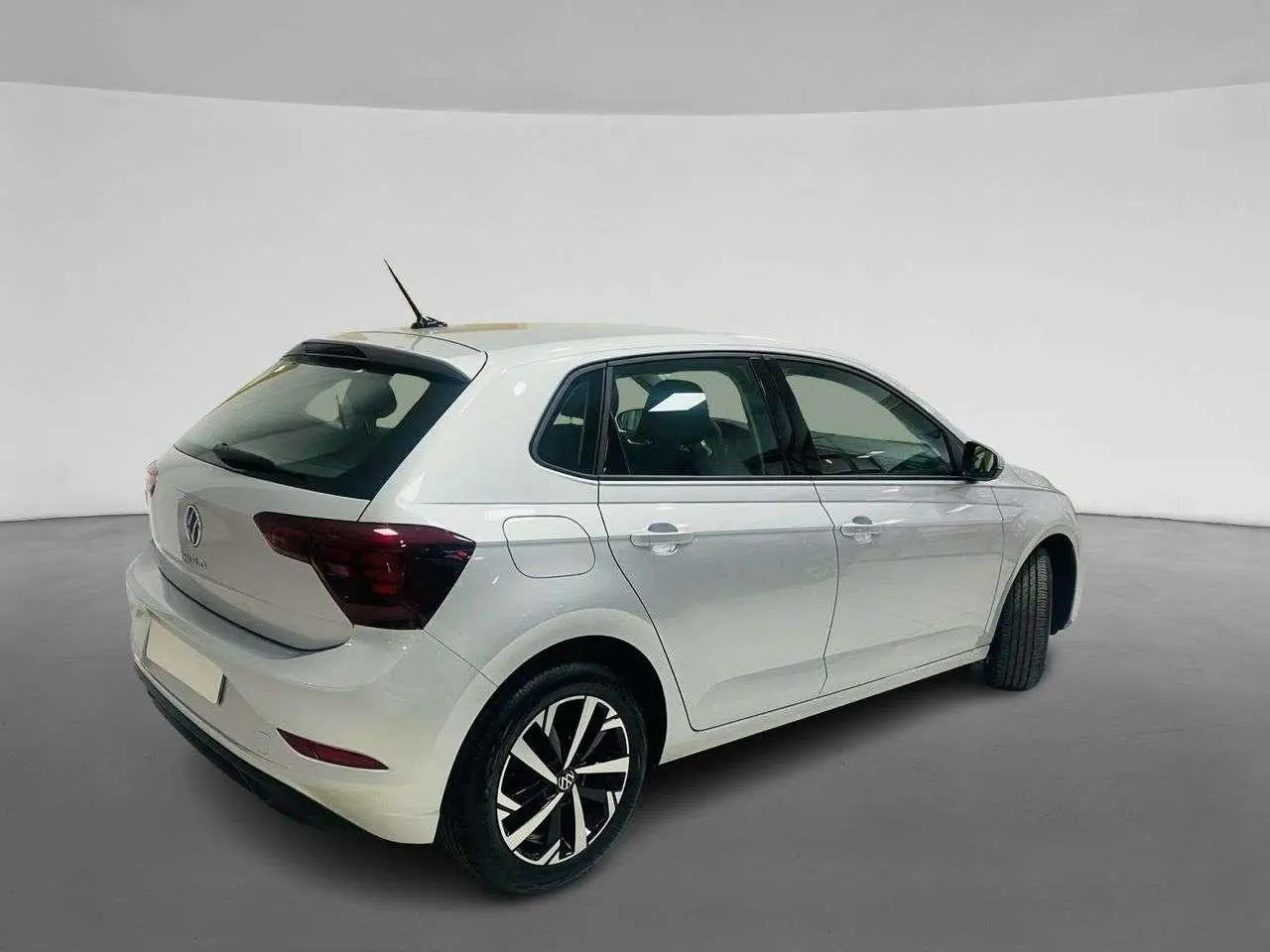 Photo 1 : Volkswagen Polo 2023 Petrol