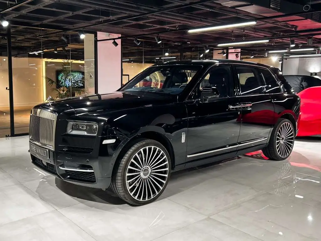 Photo 1 : Rolls-royce Cullinan 2022 Essence