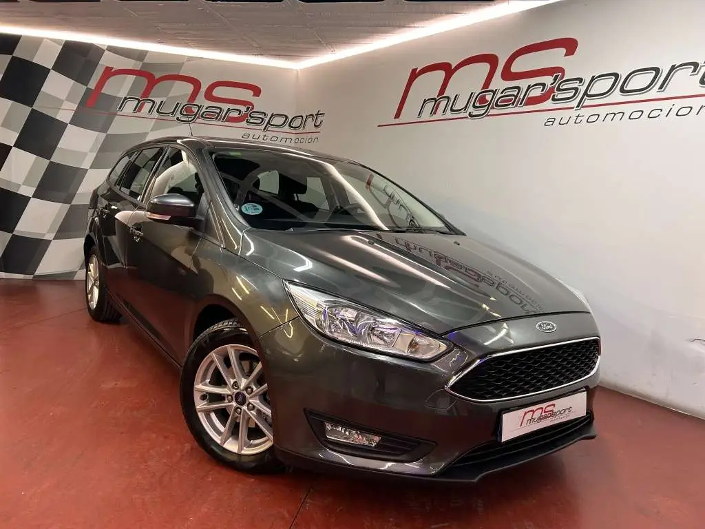 Photo 1 : Ford Focus 2017 Essence