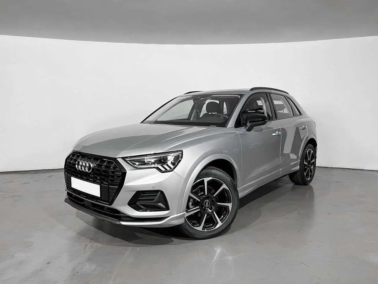 Photo 1 : Audi Q3 2024 Essence