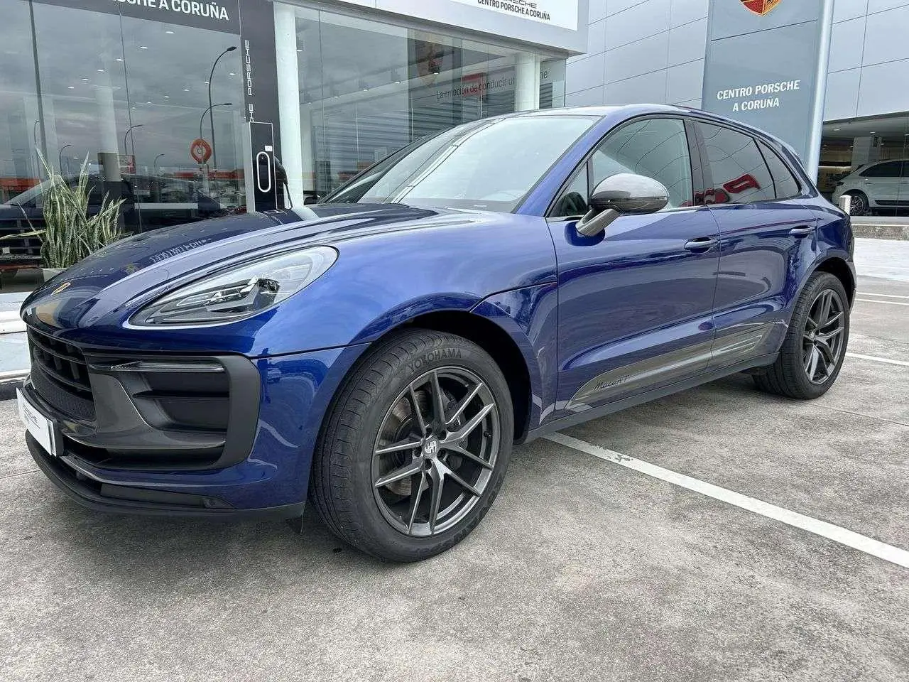 Photo 1 : Porsche Macan 2022 Essence