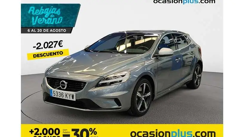 Photo 1 : Volvo V40 2019 Petrol