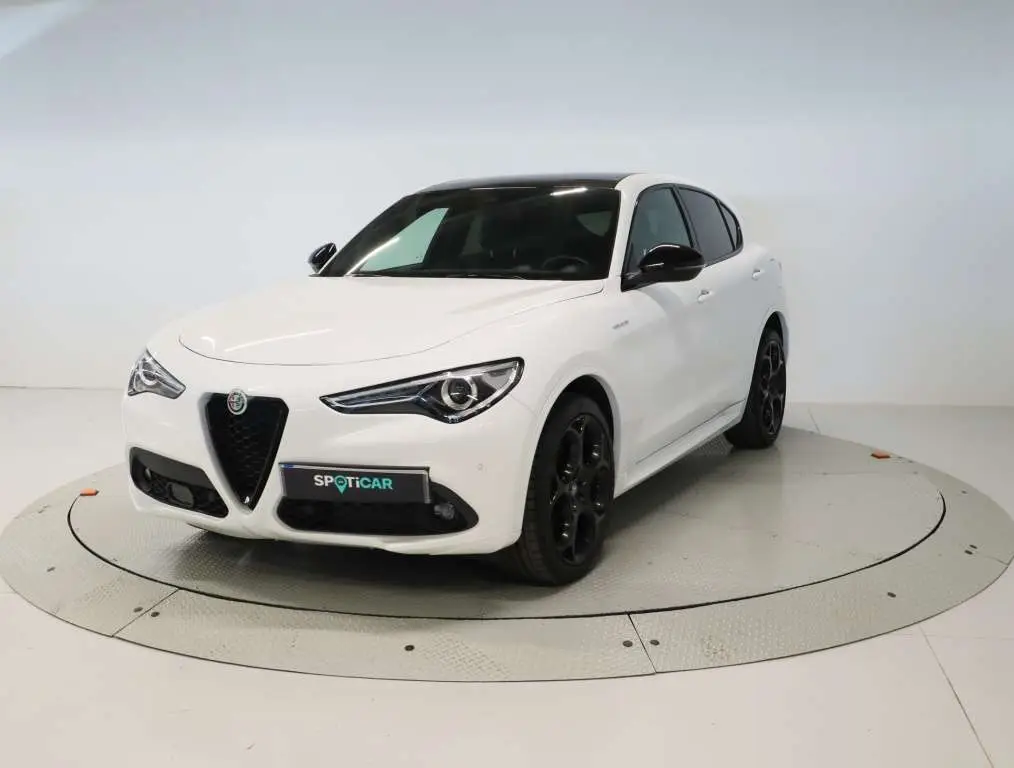 Photo 1 : Alfa Romeo Stelvio 2022 Diesel