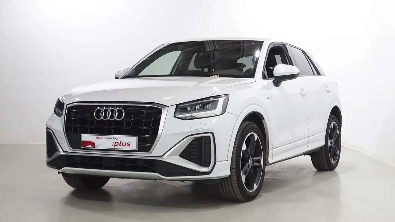 Photo 1 : Audi Q2 2021 Essence