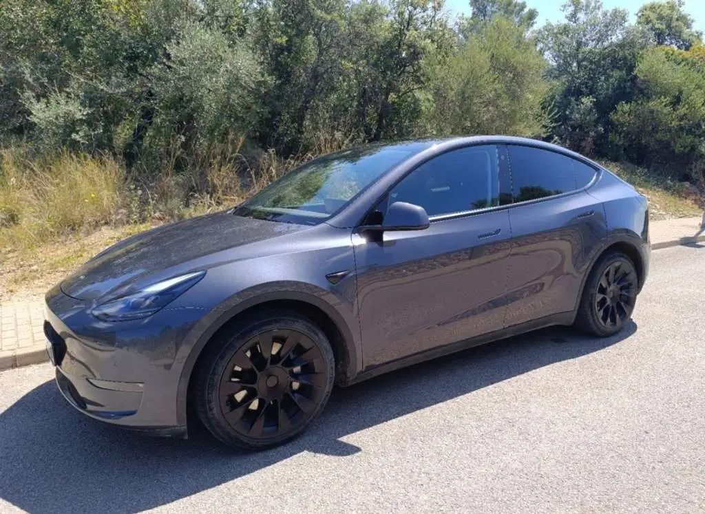 Photo 1 : Tesla Model Y 2021 Electric