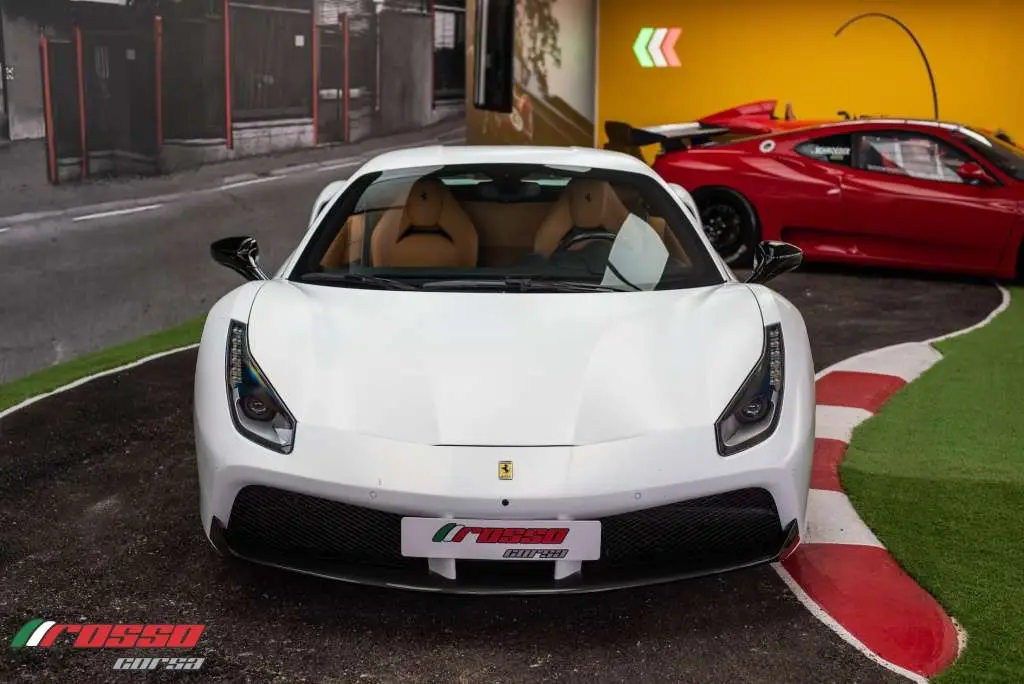 Photo 1 : Ferrari 488 2015 Petrol