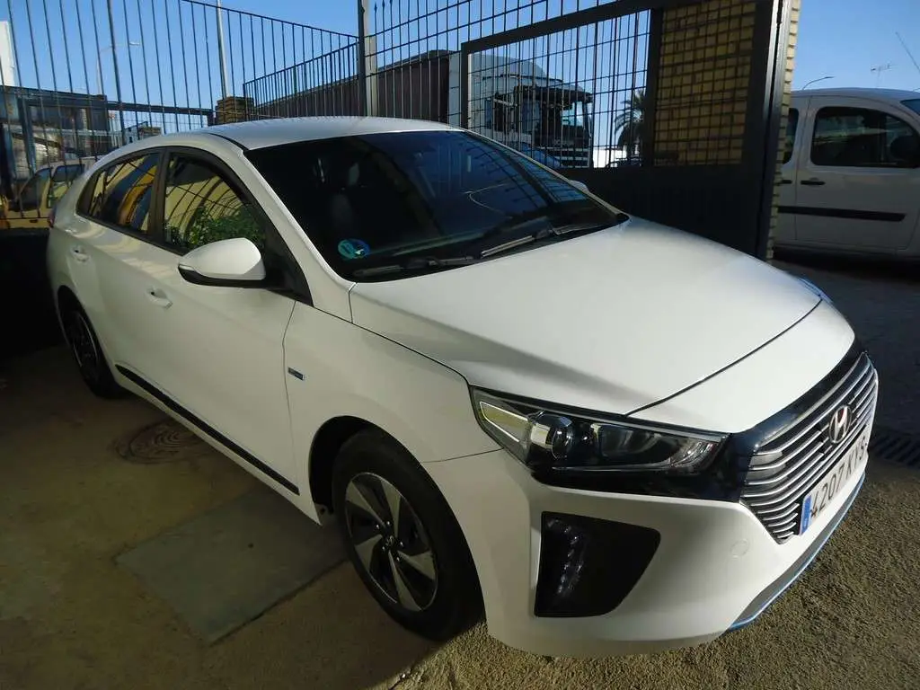 Photo 1 : Hyundai Ioniq 2019 Hybrid