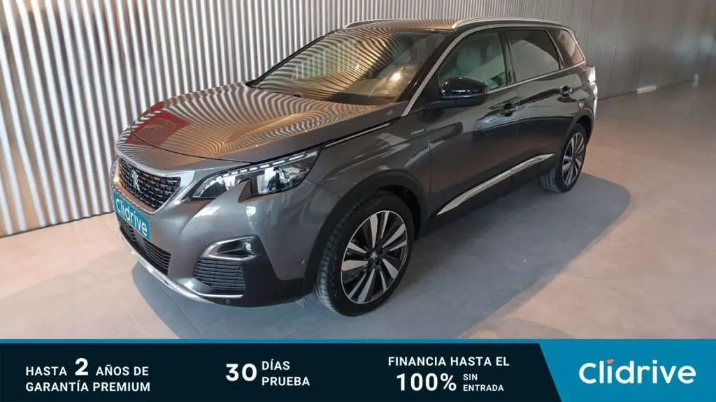 Photo 1 : Peugeot 5008 2019 Essence