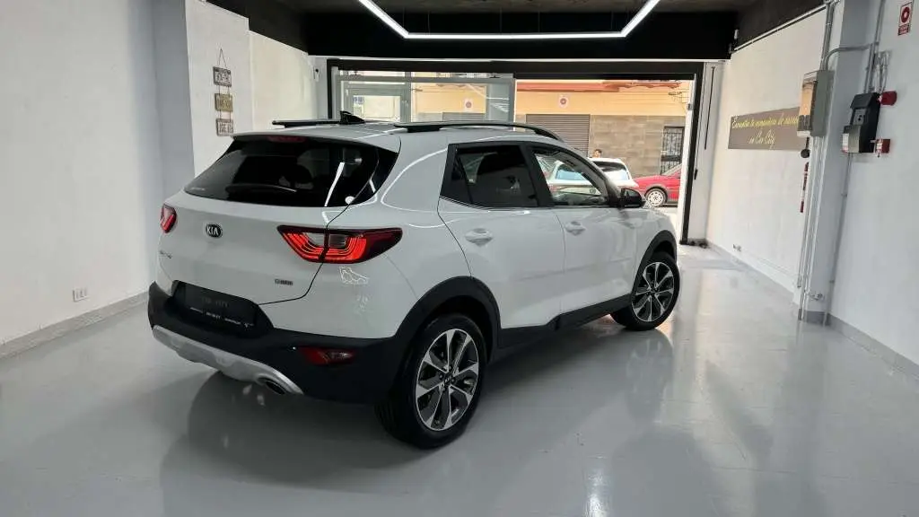 Photo 1 : Kia Stonic 2019 Essence