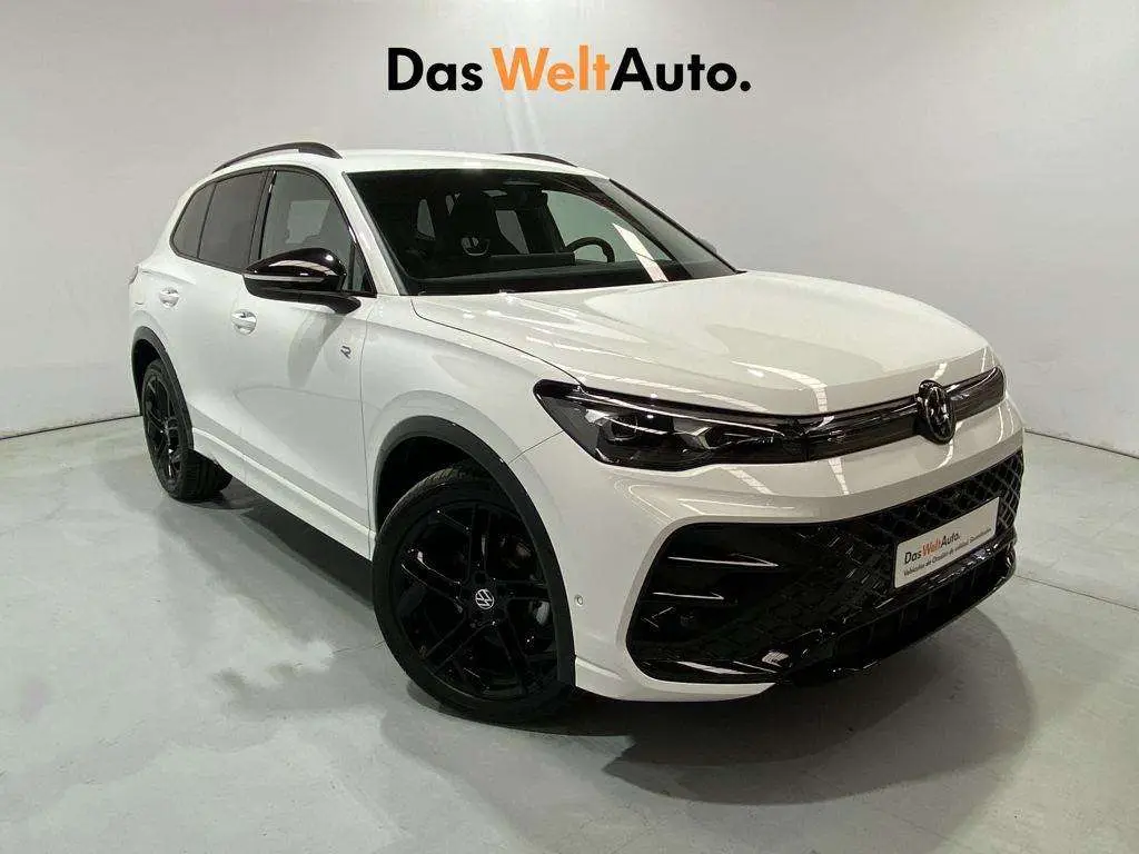 Photo 1 : Volkswagen Tiguan 2024 Essence