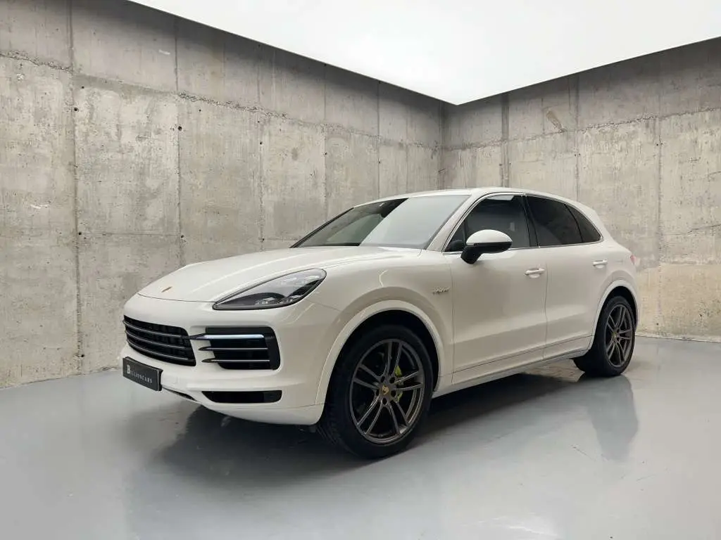 Photo 1 : Porsche Cayenne 2018 Hybride