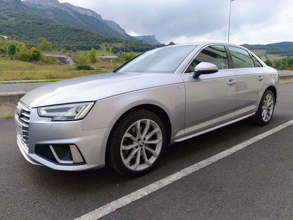 Photo 1 : Audi A4 2019 Diesel