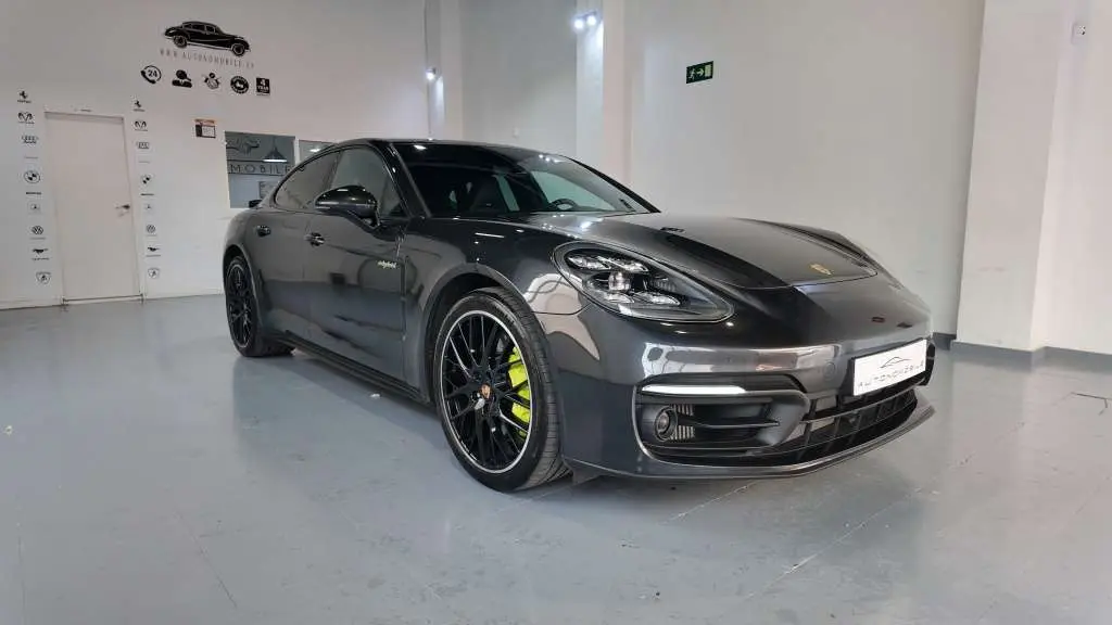 Photo 1 : Porsche Panamera 2021 Hybrid